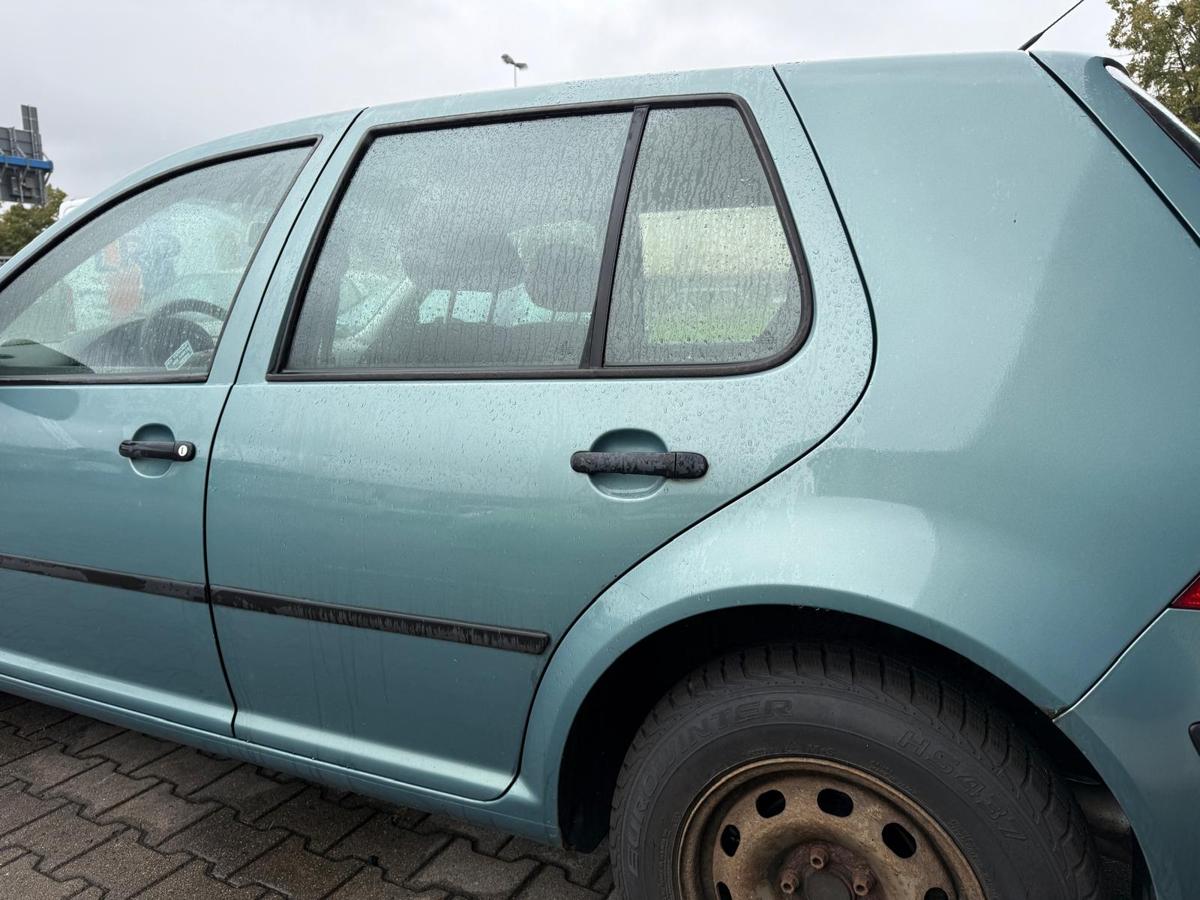 VW Golf 4 original Tür hinten links LB6N Elegancegrün Metallic Rohbau BJ03